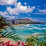 Modern Surf Chic Studio In Waikiki